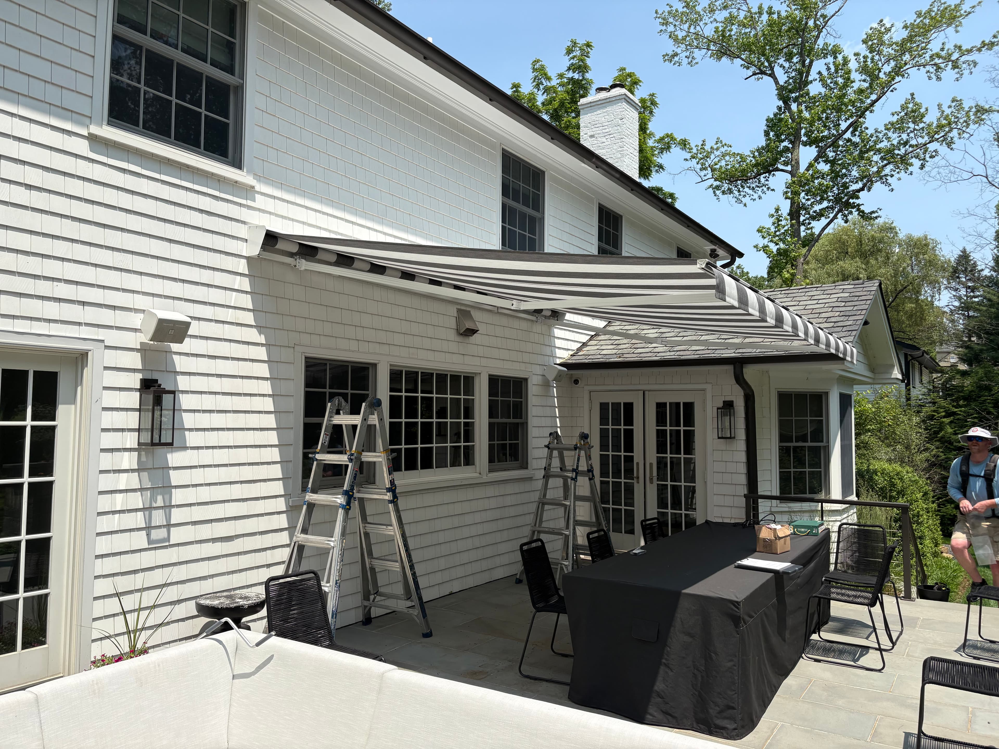 Retractable Wallmount